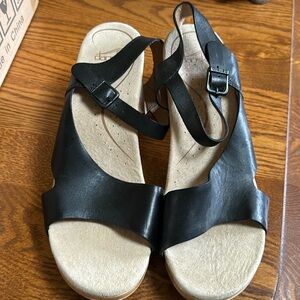 NWOB Dansko Tasha Sandal Sz 41.